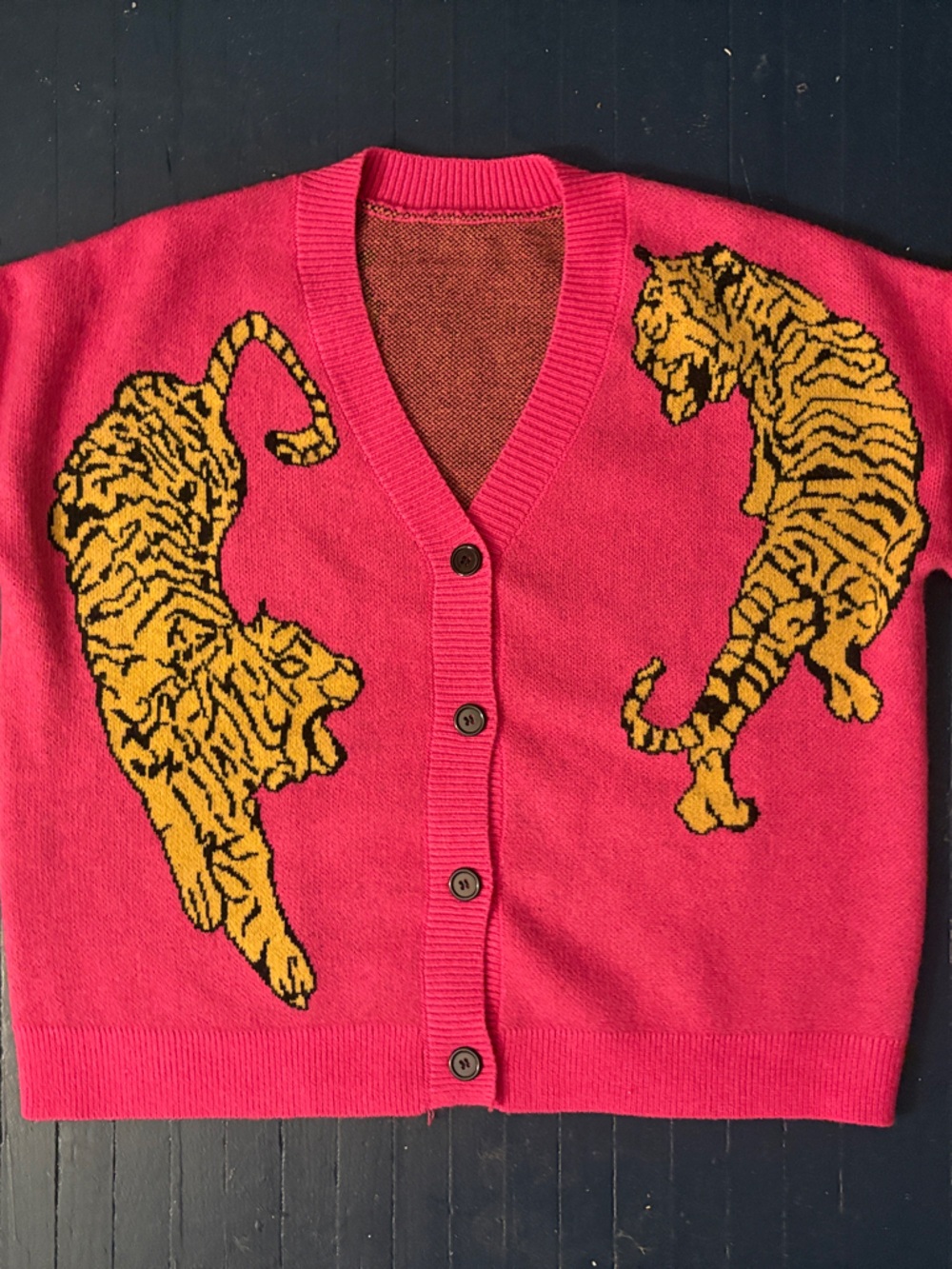 Oversized pink cardigan sweater with tiger motif
